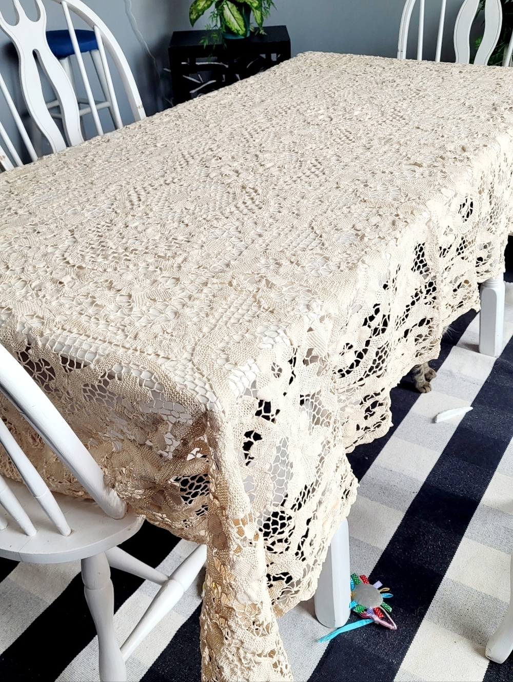 Vintage Handmade Crochet Lace Tablecloth Floral Ivory 108x55